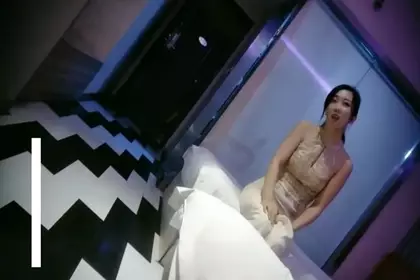 The club selected concubines with good figures. The female technician in the evening dress changed into black silk and touched her pussy. She looked very lewd.