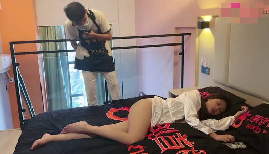 Xingba original. Lonely wife seduces home housekeeper