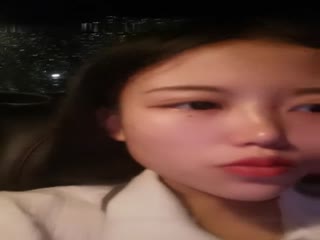 150,000 fans of the popular little Lolita fans car shock, Beibei Baby late at night outdoors, the pink girl's body directly in the car without a condom, exciting