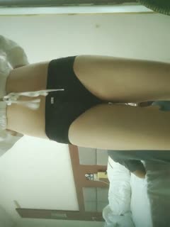 [Wife swapping best tanhua], goddess Nizi shows fans welfare video, explains her personal wife swapping sex experience, can't help masturbating pink hole