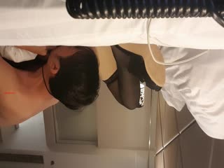 A beautiful woman married for a year and cheated on a filthy man. She took indecent private photos. The video leaked out. Black silk, beautiful legs, famous instruments, pink abalone, thin waist and beautiful buttocks. HD private photos 96P HD 1080P version