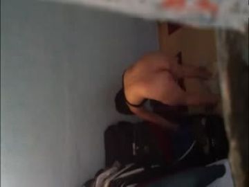 Recently, I found a treasure land lying on the wall that can peep at the working sister to take a bath. The sister is not bad. The tits are big enough and the following Mao Mao is sexy.