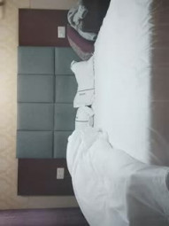 [Xing Zi Tan Hua], like Xiao Song Jia, trying to hit the outer paddock, tall and beautiful, gentle and delicate and pretty, with a charming voice. Tonight, don't waste it.