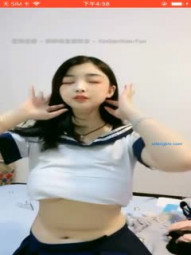 The explosion hit, just went into the sea of milk lovely student sister, looks like a doll not like a real person, rare to see dew B, have such a big tits unscientific ah, clothes are almost unable to support