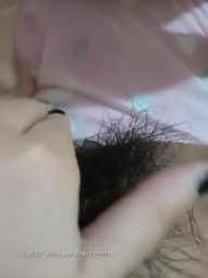 When the male technician of the oil pushing club pushed oil to the beautiful customer, the wife of shop-owner picked up the mobile phone to shoot the customer and asked the wife of shop-owner to do the vaginal massage herself.