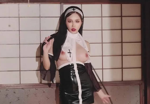 The Sexual Redemption of a Nun - Xin Yuri