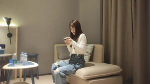 The temperament is very good. The high-end peripheral beautiful legs sister pulls hands and then enters the rapid panting