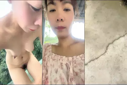 [Single-parent young woman] In the hot summer, I went to the wild stream to swim and urinate everywhere. No one in the village noticed. It was really exciting and unique.