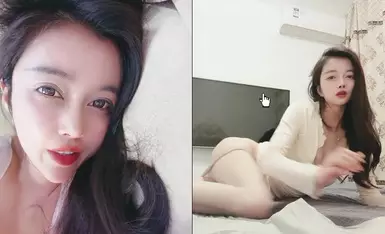 Temperament quiet glasses girl! Recently went to the sea to pay for the show! Slim body beautiful legs, stripped naked to show the beautiful buttocks exposed fat hole rubbing breasts very tempting