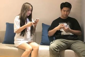 [Xiaobao looking for flowers] Dating a 00s girl with slim hips and beautiful legs, after a lot of tossing, she collapsed on the bed!