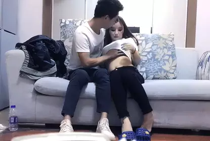 The best white-clothed big-breasted young woman pokes her panties aside and touches her pussy for oral sex!