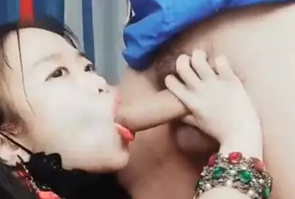 Big cock fucks the female anchor's small mouth