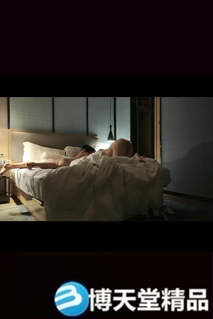 Wife swap hookup two couples back to the hotel, fucking from behind and plugging in from the front, the scene is extremely lewd