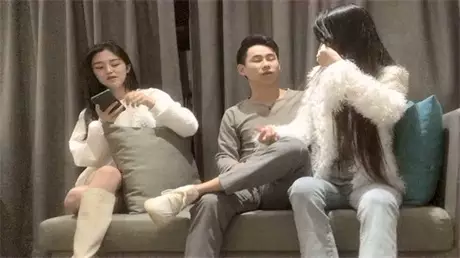 The best 177 little Wang Zuxian returns to the stage and makes an appointment with the bunny girl goddess to play threesome, high value...