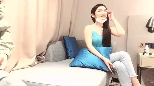 High-value temperament slim girl returns to the scene, touch each other, open the hole, give oral sex, ride on the top...