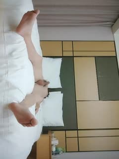 #探花_The boy made an online date with a gentle girl, who was very charming. She stroked his dick with her jade feet and had a climax. This is a wonderful work