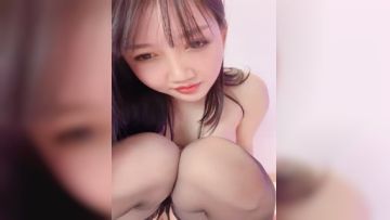 The temptation of the super-sexy chubby goddess, wearing sexy stockings and showing her face throughout the show, live broadcasting with wolf friends to be coquettish, kneading breasts and playing with props, with a coquettish expression and moaning that can be exciting to shoot Episode 02