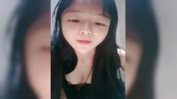 The best school girl shows her face and hides in the toilet to show her live broadcast with her wolf friends, smoking a small cigarette, rubbing her breasts and fingering her pussy, climaxing and flowing continuously, exciting and exciting Episode 03