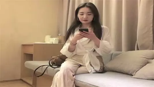 No condom, 1999 auto show model, height 176, Xiaobao looking for flowers