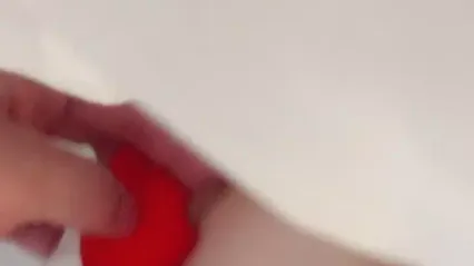 The little secretary's face-to-face welfare, business trip to open a room to live together, shy little face god, stretched into the clothes to see her breast nipples, so cool!