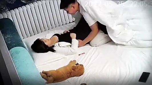 [Camera Surveillance Steal Photography] @ 2022-5-22 New Family Apartment Hour Room Steals Photography of Young Brother's Young Woman with Puppy