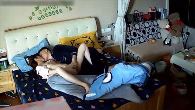 Steal the daily sex of a couple.