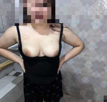 Record the whole meal with her sister-in-law and her friends.