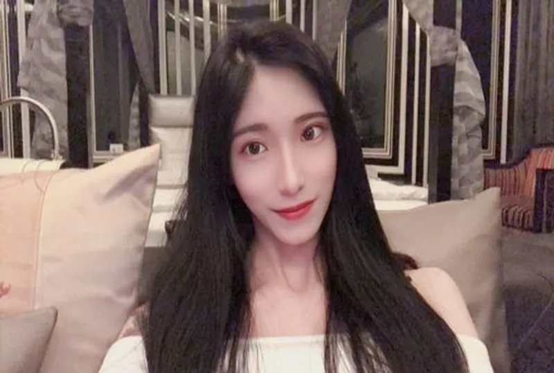 cheating little secretary❤In the middle of the night, the boss called me to catch up with the copywriting!!