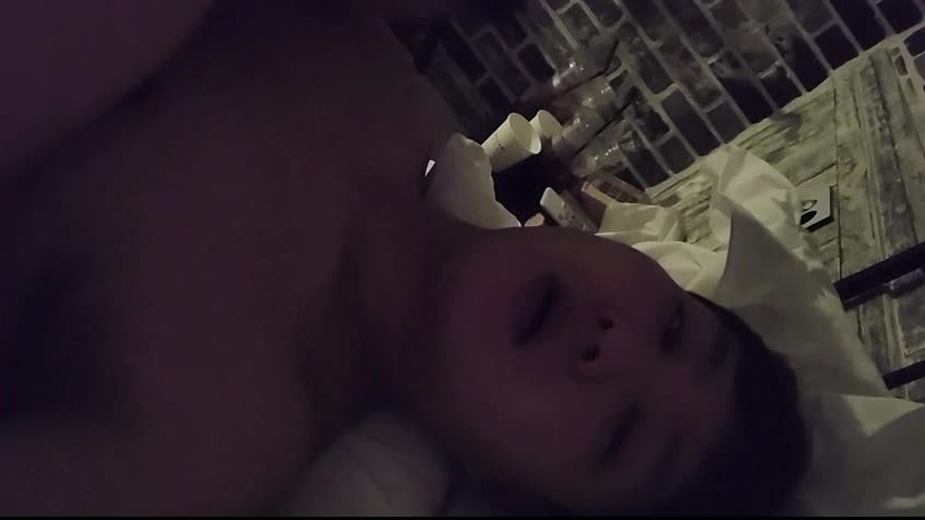 The leak flowed out of the electric hip beautiful young woman and the young handsome boy's apartment with good oral work.