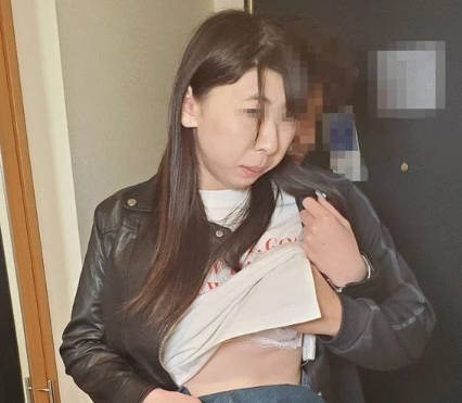 FC2PPV-4656879 this woman owed a huge amount of money and hid in the country.