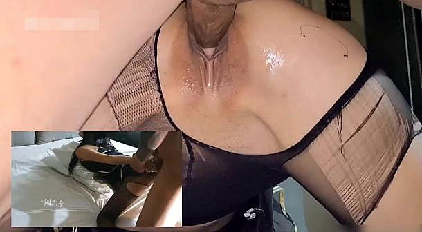 [Wife and Young Woman Riding Later] The best white tiger and black silk seductive internal shooting out of obscenity