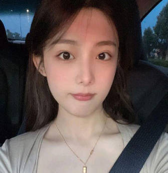 Climb Mount Tai with my sister to watch the sunrise and sunset.