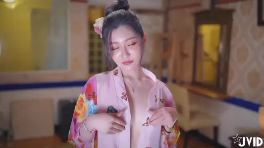 The Japanese style cherry blossom sister has nothing on.