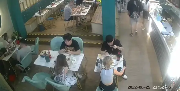 Student sister encountered salty pig hand!