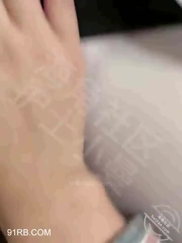 Xiao Man, an on-the-job nurse at the best cape of sex, was remotely controlled in the hospital to play with eggs. At night, his brother-in-law set up all kinds of toys on the chair to orgasm three times. Brother-in-law shot a lot.