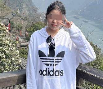 Cape Community. Take Senior high school sister to the hotel to shoot output