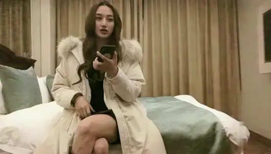 Shanghai big circle royal elder sister coquetry sultry! Twist your waist and show your hips. You can play with the best hips and long legs.