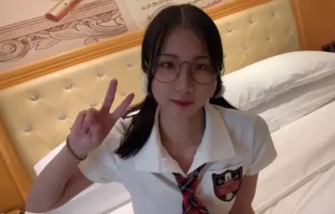 The most pure young girl in the history of uniform young girl super perfect face.