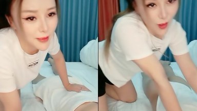 Coquettish young woman appeared to serve the eldest brother, essential oil wipe milk chest push massage, 69 deep throat oral sex giant root, explosive exercise internal shooting climax one after another!