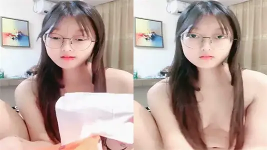 Fat buttocks, big milk glasses, sister's lewd voice, slurping, interactive close-up, props playing with hairless pink holes