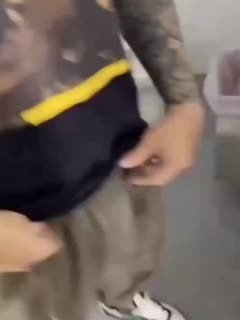 After training girlfriend's bathroom 4P, she entered the crazy exercise expression and enjoyed it very much-