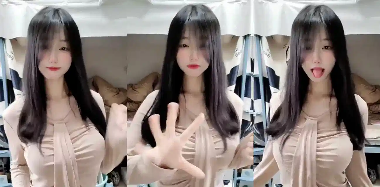 Shake the sound net red [small house source] high-priced customized video outflow, children's face giant milk pure sweet sister three-finger masturbation dig hole is very contrast